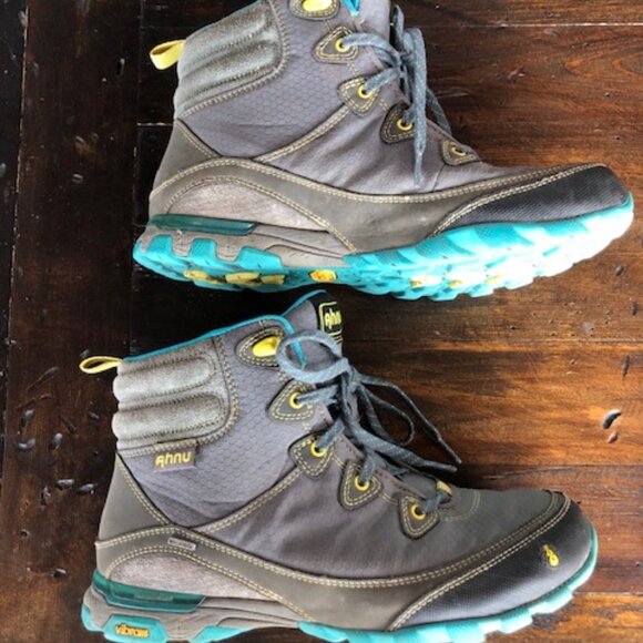 Ahnu Vibram Waterproof Hiker (Sz 8.5) - Picture 4 of 10